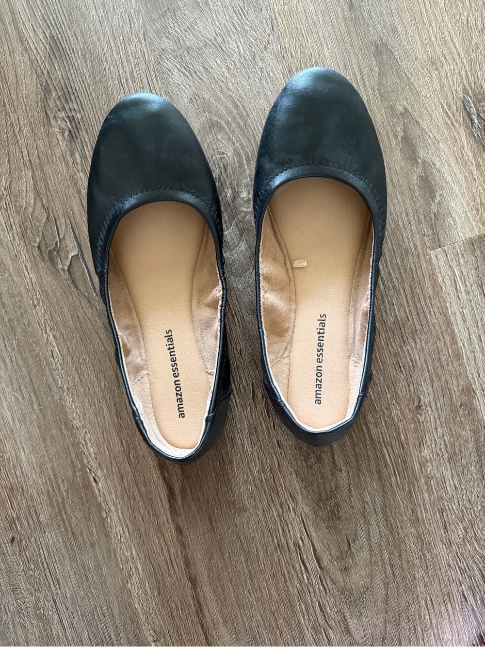 Amazon Essentials Black Women's Slip-On Ballet Flats